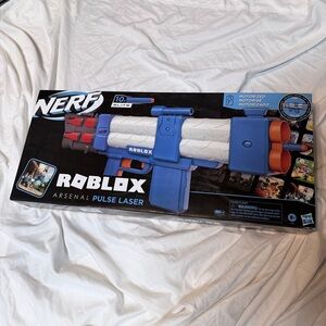 Nerf Roblox Arsenal Pulse Laser - Blue and White Blaster